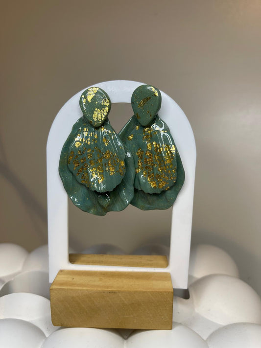 Boucles d’oreilles fleurs vert sauge & or